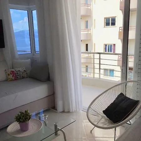 Sea And Sun Apartment *